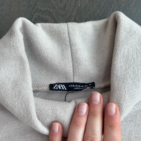 Zara Cream Beige Sweater - Picture 2 of 9